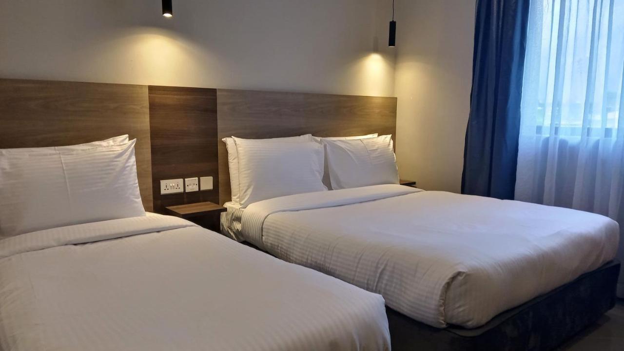 נקורו Ivory Park Hotel - Safari Waterworld מראה חיצוני תמונה